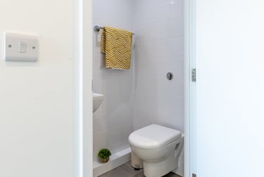 Gold Plus En suite at Great Court, 78 Rolls Road, Bermondsey, London, SE15DU - Image 6